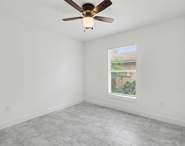 1128 Neville Avenue - Photo Thumbnail 14