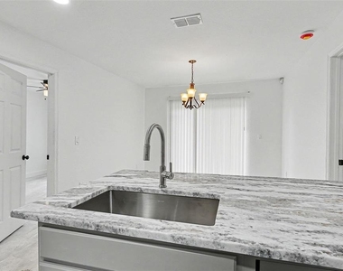 1128 Neville Avenue - Photo Thumbnail 11