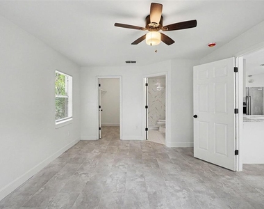 1128 Neville Avenue - Photo Thumbnail 12