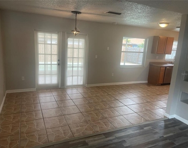 906 Essex Road - Photo Thumbnail 10