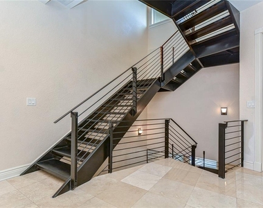 4907 Bayshore Boulevard - Photo Thumbnail 24