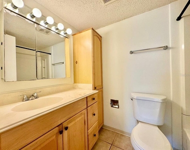 6324 Newtown Circle - Photo Thumbnail 12