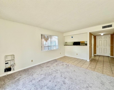 6324 Newtown Circle - Photo Thumbnail 6