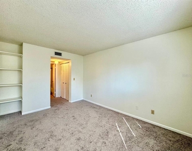 6324 Newtown Circle - Photo Thumbnail 9
