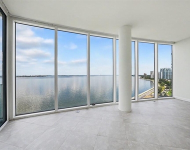 2900 W Bay To Bay Boulevard - Photo Thumbnail 16