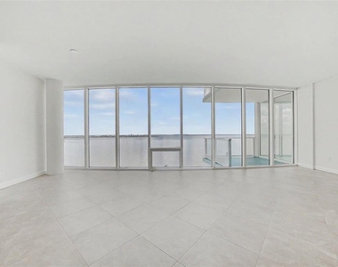 2900 W Bay To Bay Boulevard - Photo Thumbnail 4