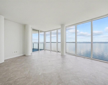 2900 W Bay To Bay Boulevard - Photo Thumbnail 2