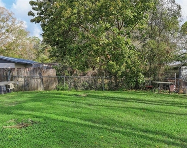 7711 Amherst Street - Photo Thumbnail 27