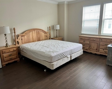 115 N Arrawana Avenue - Photo Thumbnail 9