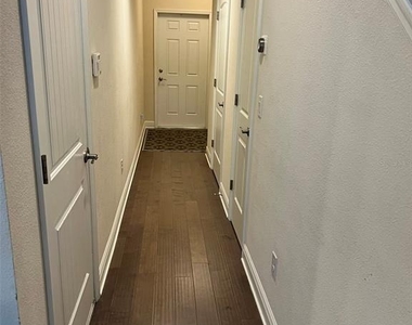 115 N Arrawana Avenue - Photo Thumbnail 6
