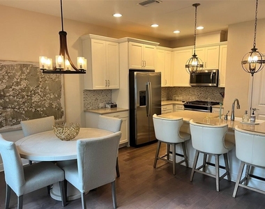 115 N Arrawana Avenue - Photo Thumbnail 1