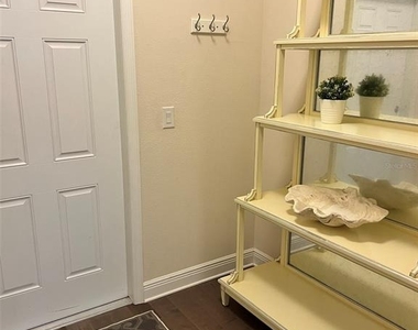 115 N Arrawana Avenue - Photo Thumbnail 7