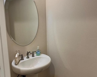 115 N Arrawana Avenue - Photo Thumbnail 24