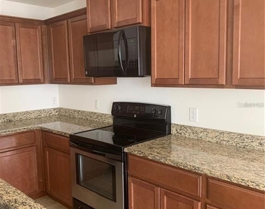 5725 Lacar Way - Photo Thumbnail 1