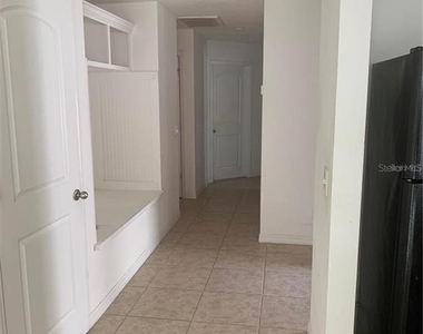 5725 Lacar Way - Photo Thumbnail 2