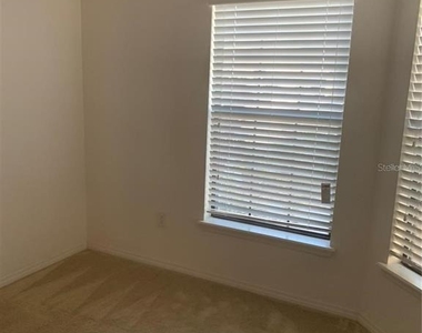 5725 Lacar Way - Photo Thumbnail 5