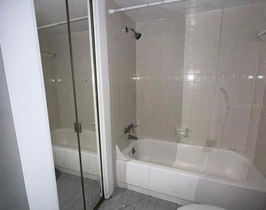 922 Lake Destiny Road - Photo Thumbnail 12