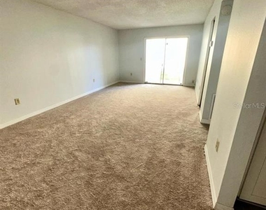 922 Lake Destiny Road - Photo Thumbnail 2