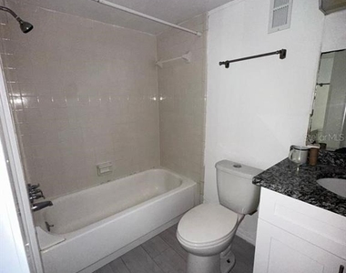 922 Lake Destiny Road - Photo Thumbnail 11