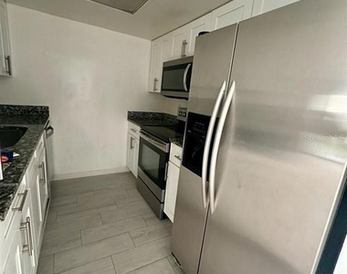 922 Lake Destiny Road - Photo Thumbnail 6