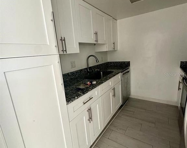 922 Lake Destiny Road - Photo Thumbnail 7