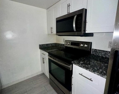 922 Lake Destiny Road - Photo Thumbnail 8