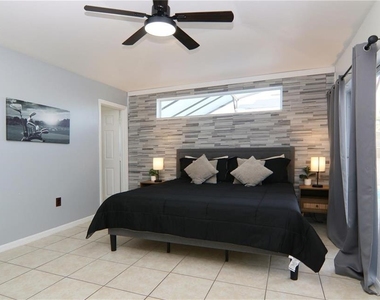 1470 Wedge Way - Photo Thumbnail 9