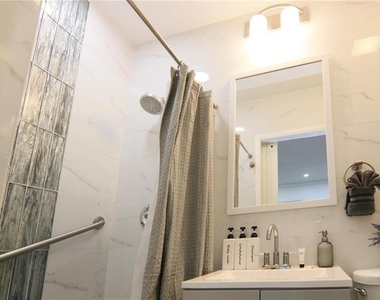 1470 Wedge Way - Photo Thumbnail 16