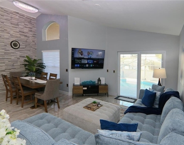 1470 Wedge Way - Photo Thumbnail 2