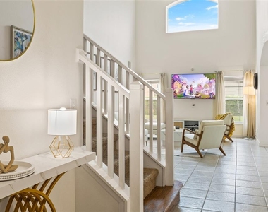 239 Carrera Avenue - Photo Thumbnail 20