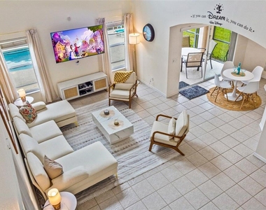 239 Carrera Avenue - Photo Thumbnail 3