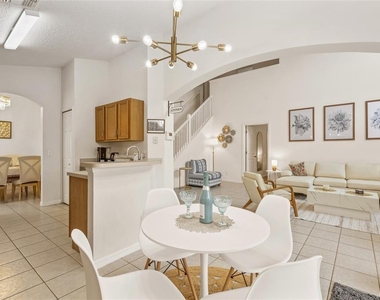 239 Carrera Avenue - Photo Thumbnail 7