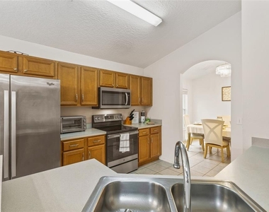 239 Carrera Avenue - Photo Thumbnail 9