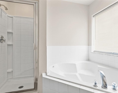 239 Carrera Avenue - Photo Thumbnail 27