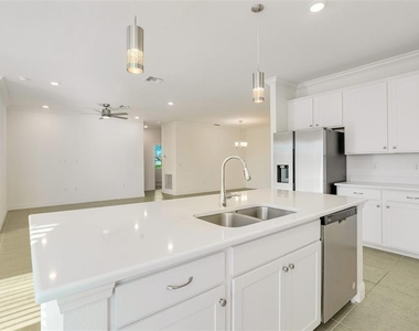 1452 Se 13th Terrace - Photo Thumbnail 11
