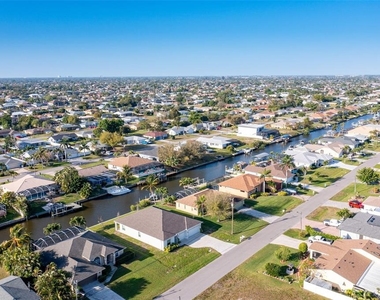 1452 Se 13th Terrace - Photo Thumbnail 4