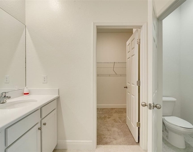 1452 Se 13th Terrace - Photo Thumbnail 22