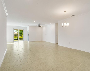 1452 Se 13th Terrace - Photo Thumbnail 16