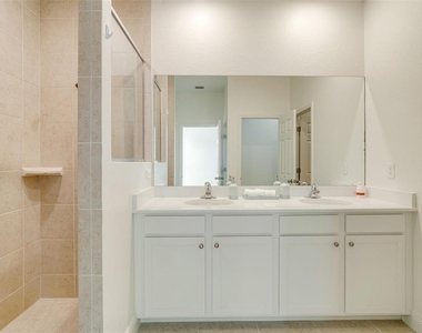 1452 Se 13th Terrace - Photo Thumbnail 21