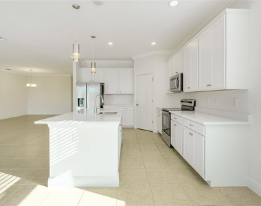 1452 Se 13th Terrace - Photo Thumbnail 7