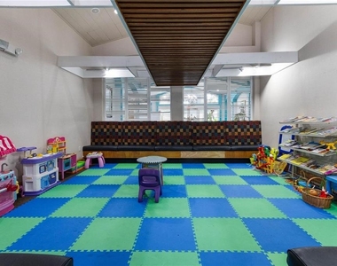 709 Orchid Drive - Photo Thumbnail 14