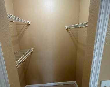 709 Orchid Drive - Photo Thumbnail 7
