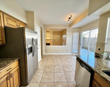 955 W Charing Cross Circle - Photo Thumbnail 10
