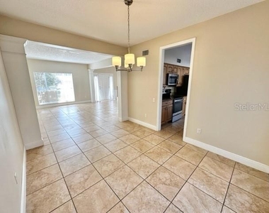 955 W Charing Cross Circle - Photo Thumbnail 6