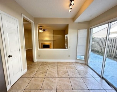955 W Charing Cross Circle - Photo Thumbnail 9