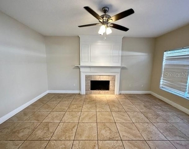 955 W Charing Cross Circle - Photo Thumbnail 12