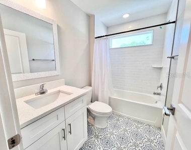 907 Randall Street - Photo Thumbnail 12