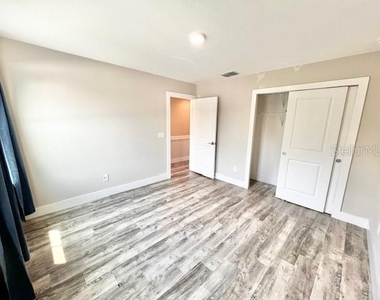 907 Randall Street - Photo Thumbnail 9