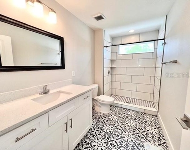 907 Randall Street - Photo Thumbnail 15