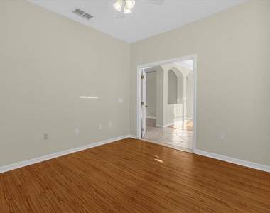 13131 Luxbury Loop - Photo Thumbnail 14
